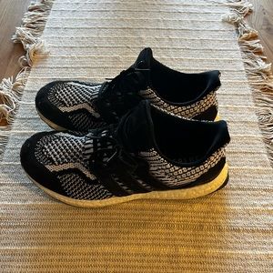 Adidas Ultraboost | Men size 9.5 | Lightly worn |